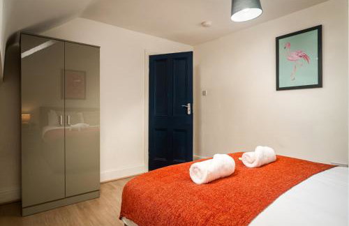 Anfield House - Liverpool Retreat 7 Bedroom Home - Photo 37