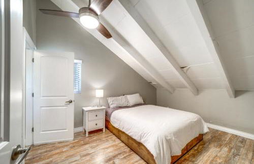 Fire Pit and Grill Spacious Forest Lakes Chalet - Foto 22