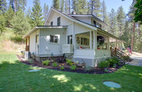 Modern Farmhouse with Movie Room - 6 Mi to Lake! - Foto 26