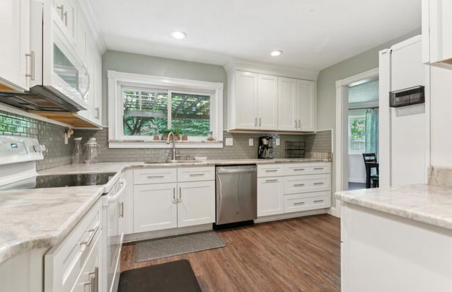 Enchanted Forest - 4 2 30 day pet Friendly - Photo 3