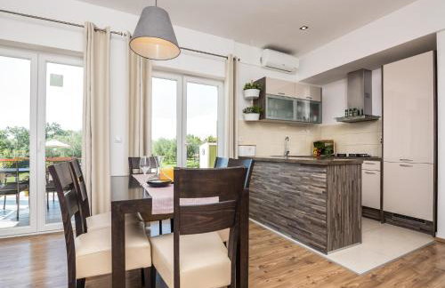 Villa in Policnik with Private Pool - Foto 3