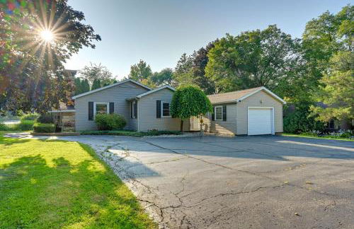 Pet-Friendly Michigan Escape with Patio and Gas Grill! - Foto 24