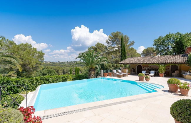 Provencal in a Height Overlooking Greenery - Foto 13