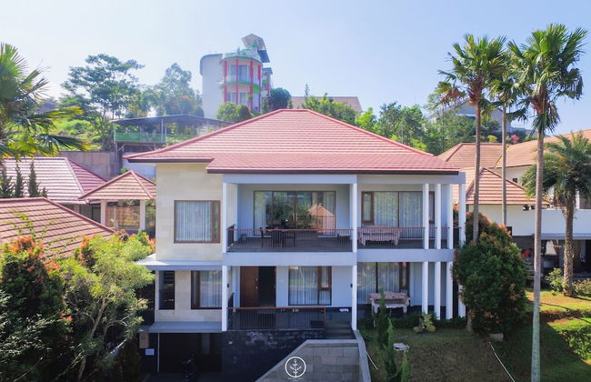 Kirei Mountain View 7BR Villa with a Private Pool - Photo 36