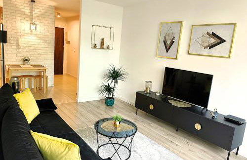 Bright Stay Kraków - comfy and modern 50 m2 flat with private bedroom - Foto 2