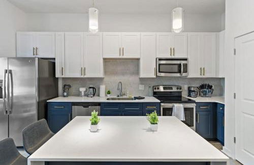 Chic Studio - 5 Min DT, Gym, Parking, W-D - Sleeps 6 - Foto 19