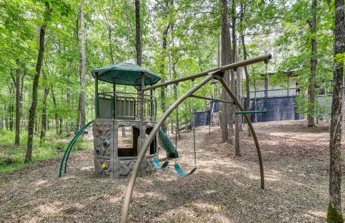 Playground and Pool Table Fun! Broken Bow Retreat - Foto 31