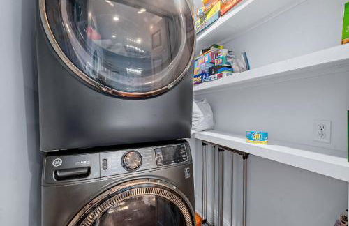 Secret Garden Hideaway l Walk to DNTN l Sleeps 8 - Foto 22