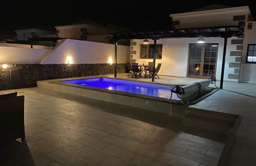 Stunning Villa Arabella - Heated Pool - BBQ - Amazing Terrace - Playa Blanca - Foto 13