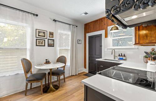 Cozy Cottage in the Heart of Johnson City - Foto 8