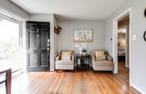 The Cozy Bungalow free parking fully fenced backyard - Foto 15