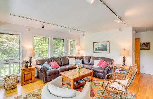 Great Barrington Lakeside Getaway with Kayak and Grill - Foto 5