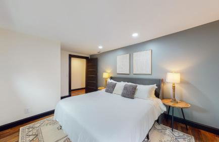 Stylish Top Floor 2 kings full bathroom with tub - Foto 4