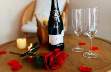 Duplex Safari jusqu'à 4 personnes, Spa, cinéma et lit sous les arbres, day use, 10 min centre - Foto 3