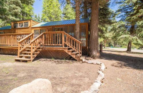 The Cottonwood Cabin #17 at Blue Spruce RV Park & Cabins - Foto 2