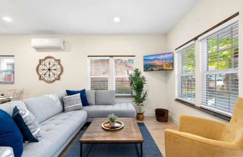 Walk to Old Town - Cozy Restored Cottage - Foto 2