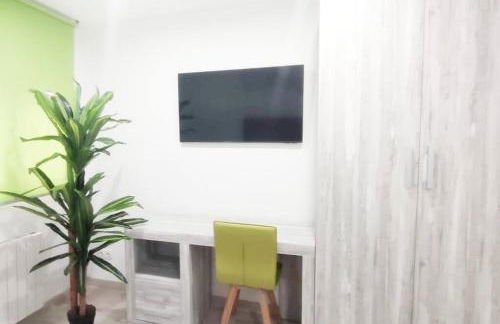 - LUJO - Parking, Maquina Arcade, Wifi y Netflix - Foto 13