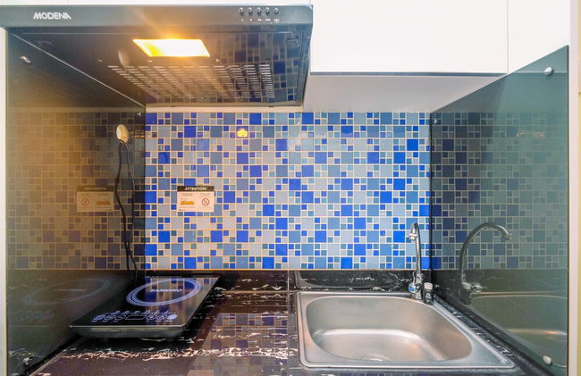 Homey And Cozy Living Studio Room At Tifolia Apartment - Foto 6