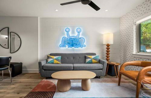 SoCo-a-Go-Go - Photo 1