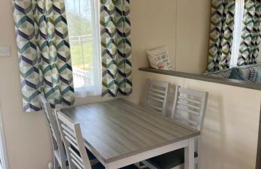 Caravan in Holcot - Sleeps 6 - Pet Friendly - Foto 24