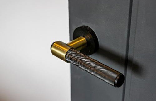 Supreme Luxury Apartment-Close to Airport-Free Parking - Foto 15