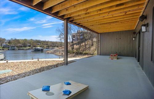 Accessible Lakeside Luxury at the 45mm w/ Private Dock, Sunset Views & More - Foto 50