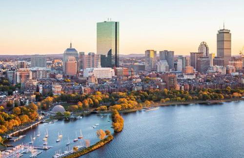 Tufts 3-Bed 2-Office Home with Laundry - Foto 30