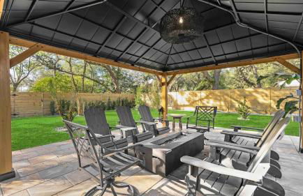 The Surf House: Stylish 2BR Haven - Foto 34