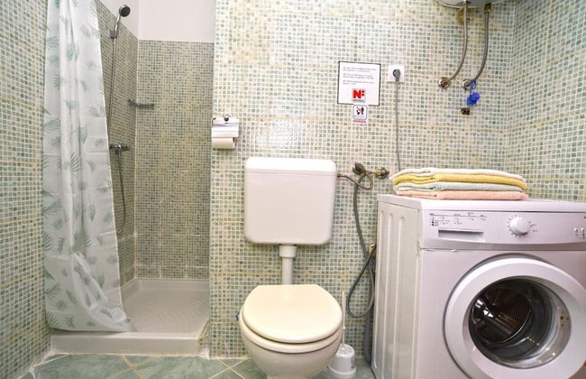 Cozy Apartment With Shared Pool - Photo 8