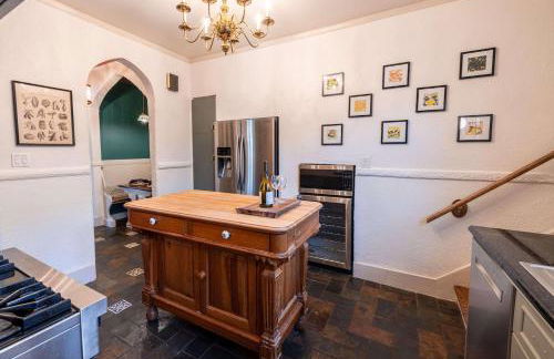 Historic Tudor Home, Heated Pool - Photo 47