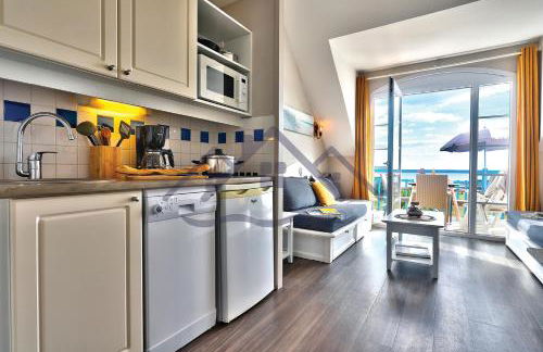 LocaLise au Guilvinec - A22 - Belle vue sur la mer, la piscine et le jardin - Tout à pied, plages, port, centre, commerces, marché - Wifi inclus - Animaux bienvenus - Linge de lit inclus - Foto 9