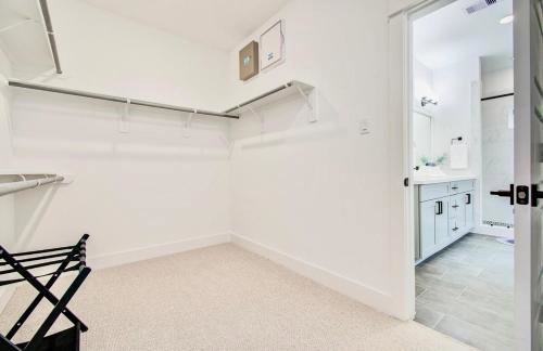 Modern getaway near downtown and airport - Foto 11