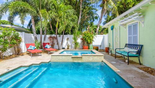 Walk to The Ave- Heated Pool, Spa, Golden Tee and Putting Green - mins to Beach- by Maven Vacation Rentals - Foto 3