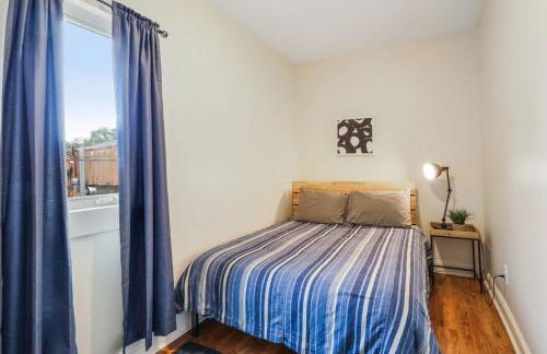 Urban 3 bedroom Local Art Filled Frenchman Oasis - Foto 9