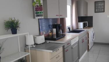 KASTELL MOR - SANTEC - proximité ROSCOFF - Foto 5, stove, dishwasher