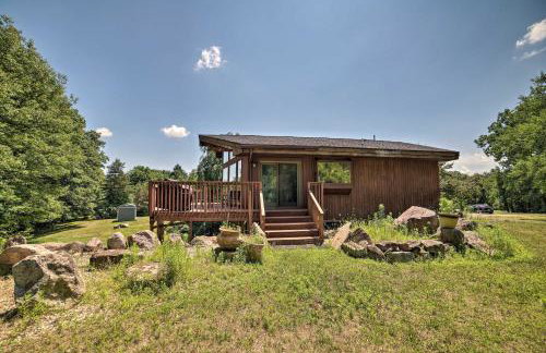 Grand Escape w/ Deck, Game Room, Nature View! - Foto 40