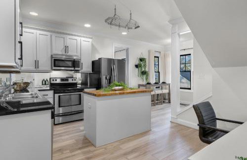 Iris Manor Luxury Modern Stay Near UAB - Photo 20