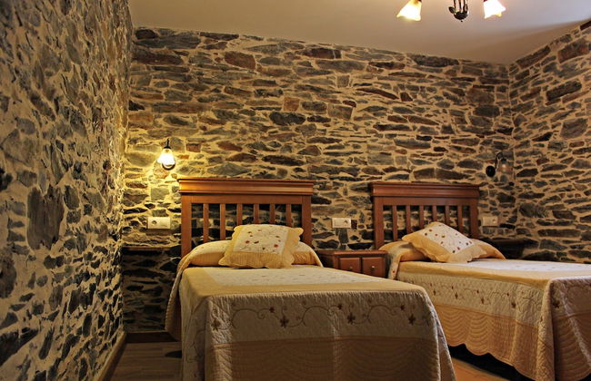 Apartamentos El Llago - Photo 5