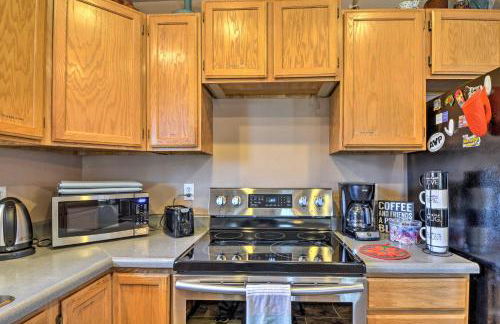 Cottage with Fire Pit and Deck on The Klamath River! - Foto 9