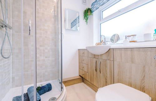 Stunning 3-bed home in Nantwich by 53 Degrees Property - Amazing location, Ideal for Groups - Sleeps 6 - Foto 16