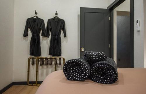 Speakeasy Suite at ArnoTriplex-Close to Downtown-Pet Friendly! - Foto 40