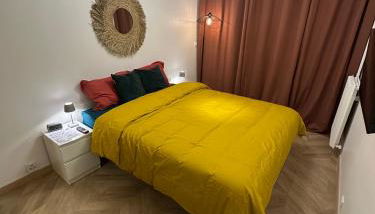 PARIS-MONTROUGE Magnifique Appartement 2 pièce de 56m2 - très cosy pour 1 à 6 personnes refait à neuf - ENTIRE APARTMENT LUXIRIOUS AND WARM - Montrouge Paris 14ème - Proche Aéroport Orly & Parc Expositions Porte de Versailles FREE WIFI GRATUIT - Foto 4, Garden view, wardrobe