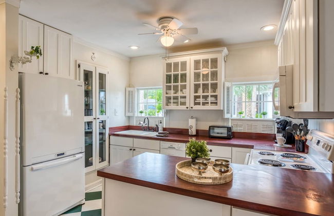 Little Yellow Cottage on Water Street - Foto 3