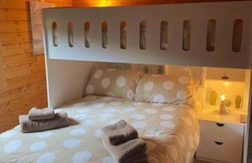 4 bedroom Lodge Hotub-Pool in Surrey UK - Photo 75