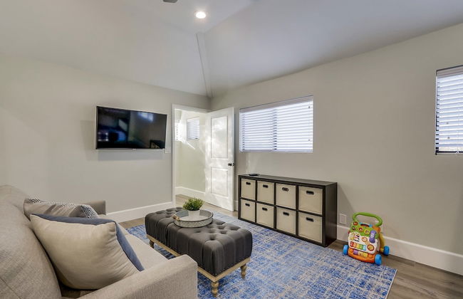 5 Bedroom plus loft room, 3 Bath home - Photo 21