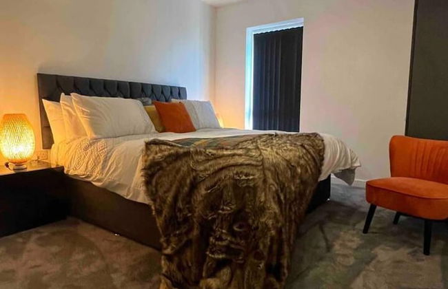 Stunning 2-bed Apartment in Grays - Photo 17