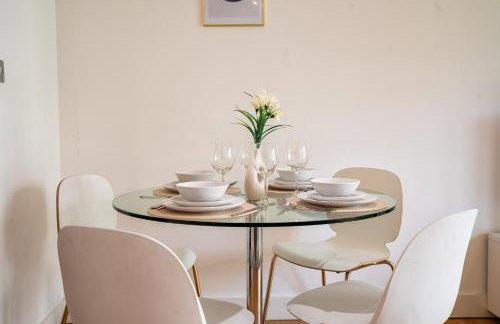Cozy 2BR Apt in Greenwich, Near O2 Arena and Excel, Fast Wi-Fi, Free Parking, Excellent links Elizabeth and Southeastern Line - Foto 6