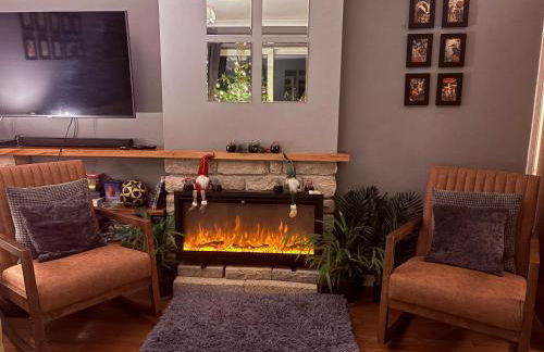 Stunning Charmouth Property with Bay views! - Photo 3