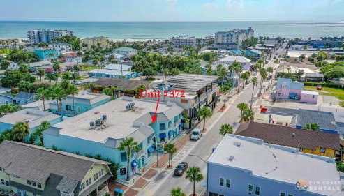 ON Flagler Avenue! Dog Friendly with Balcony and Parking Walk to the Beach! - Foto 5