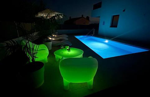 New exclusive apartment Green Horizon with garden, hot tub and private pool near the sea - Foto 1